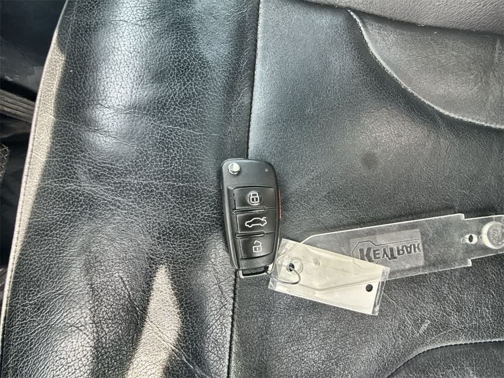 Audi Q3 Vehicle Full-screen Gallery Image 35