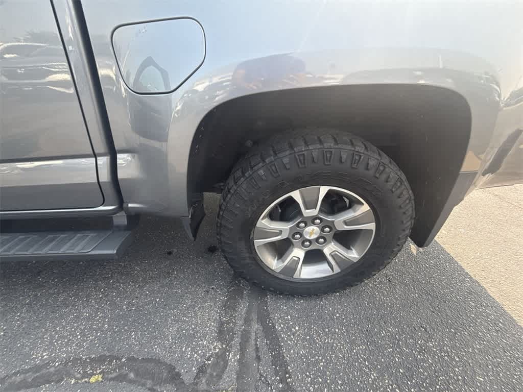 Chevrolet Colorado Vehicle Full-screen Gallery Image 13