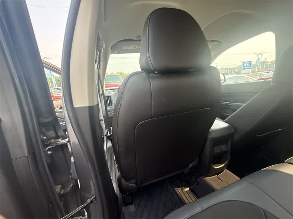 Chevrolet Colorado Vehicle Full-screen Gallery Image 17