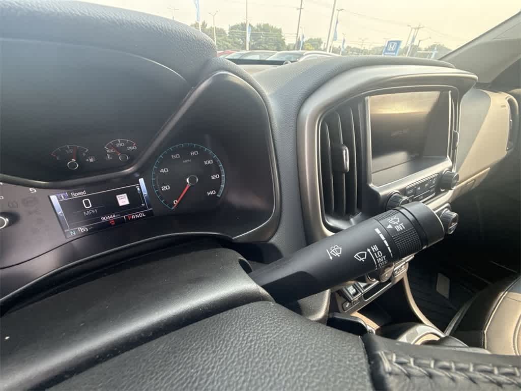 Chevrolet Colorado Vehicle Full-screen Gallery Image 24