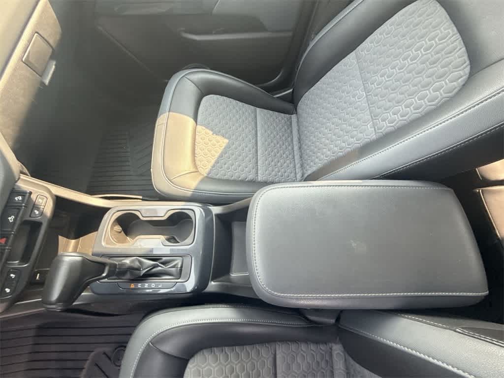 Chevrolet Colorado Vehicle Full-screen Gallery Image 26