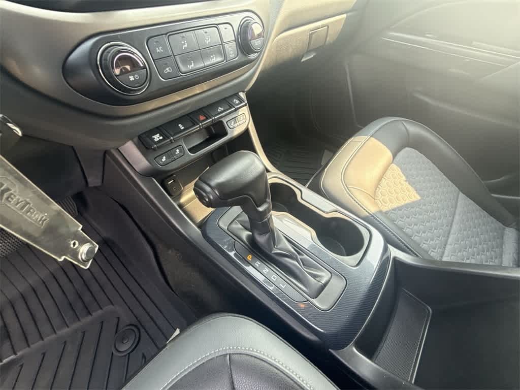 Chevrolet Colorado Vehicle Full-screen Gallery Image 31