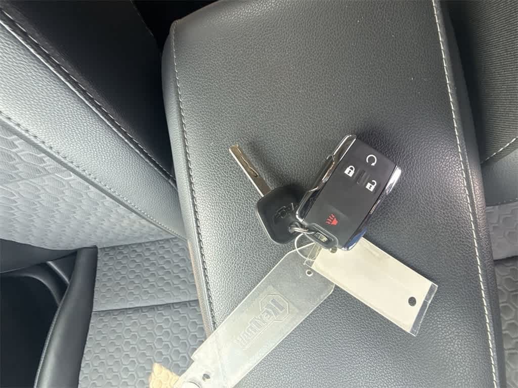 Chevrolet Colorado Vehicle Full-screen Gallery Image 35