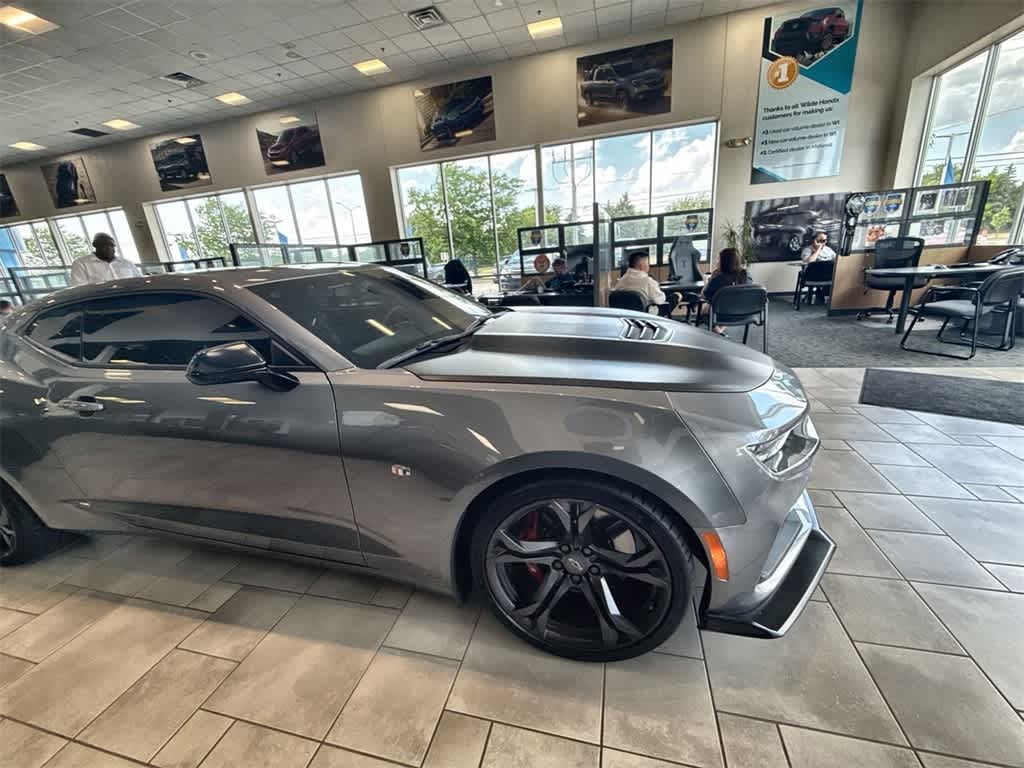 Chevrolet Camaro Vehicle Full-screen Gallery Image 07