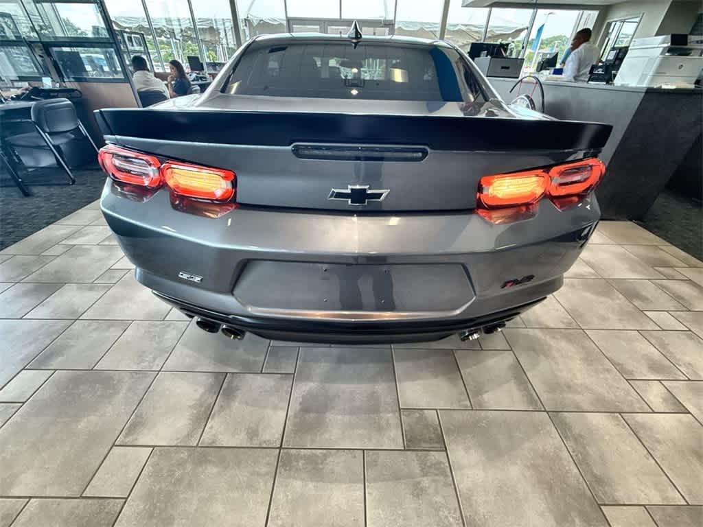 Chevrolet Camaro Vehicle Full-screen Gallery Image 10