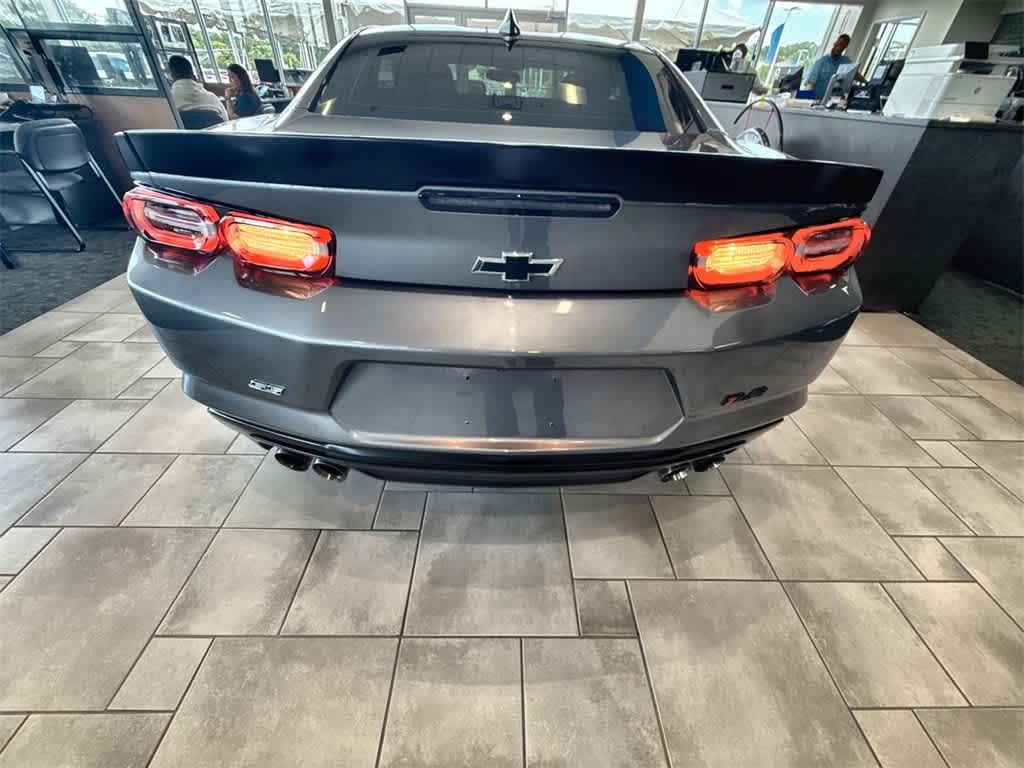 Chevrolet Camaro Vehicle Full-screen Gallery Image 11