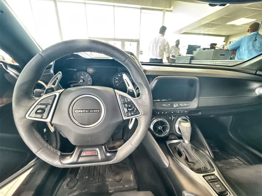 Chevrolet Camaro Vehicle Full-screen Gallery Image 13