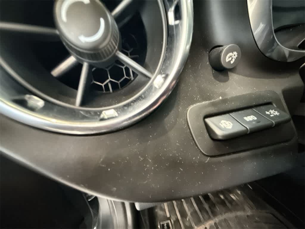 Chevrolet Camaro Vehicle Full-screen Gallery Image 15