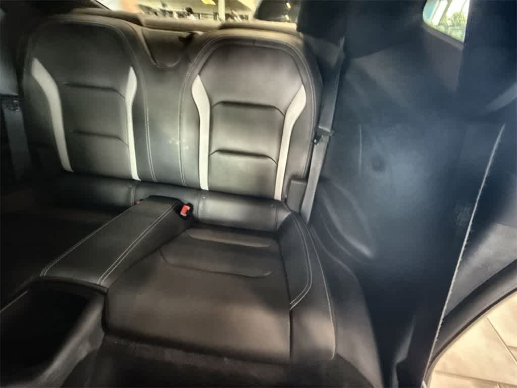 Chevrolet Camaro Vehicle Full-screen Gallery Image 17