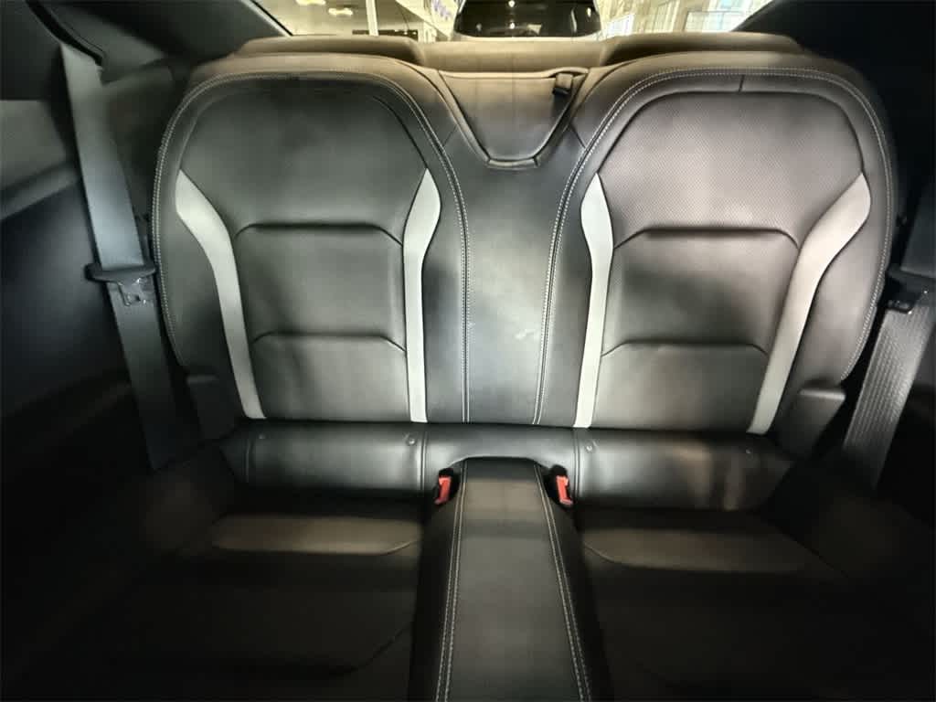 Chevrolet Camaro Vehicle Full-screen Gallery Image 18