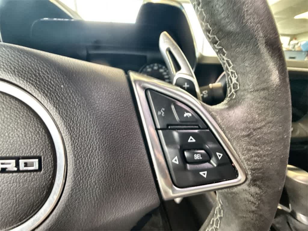 Chevrolet Camaro Vehicle Full-screen Gallery Image 22