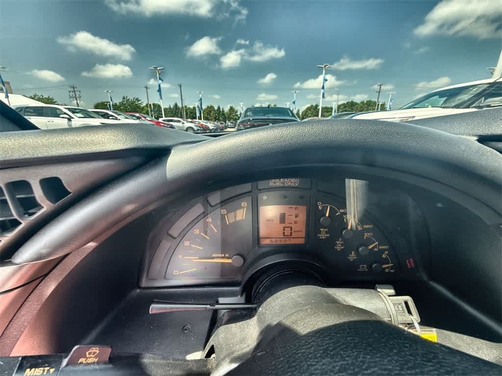 Chevrolet Corvette Vehicle Full-screen Gallery Image 28