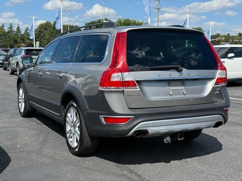 Volvo XC70 Vehicle Full-screen Gallery Image 05