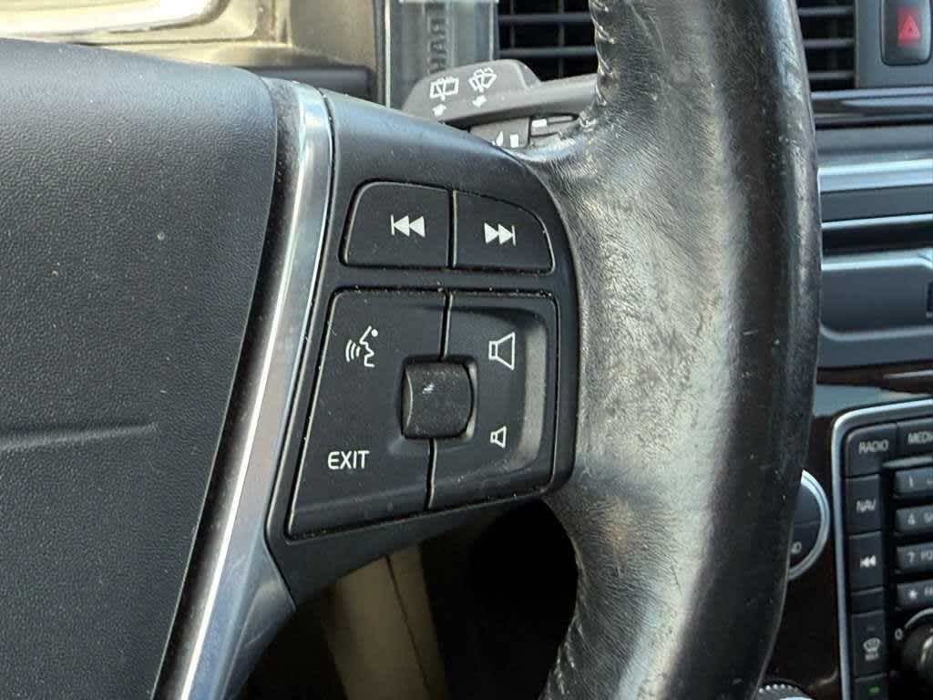 Volvo XC70 Vehicle Full-screen Gallery Image 16