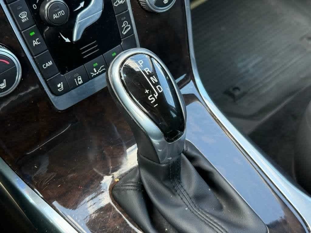 Volvo XC70 Vehicle Full-screen Gallery Image 21