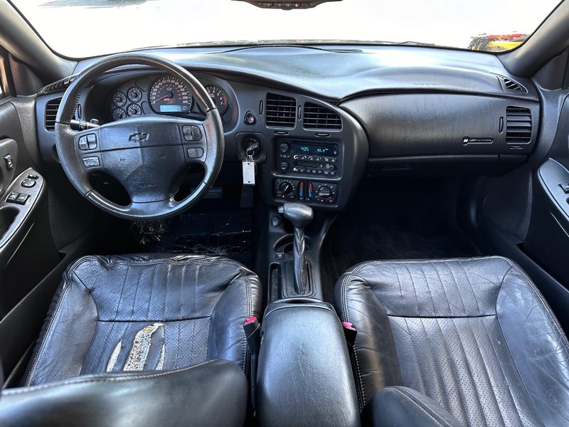 Chevrolet Monte Carlo Vehicle Full-screen Gallery Image 11