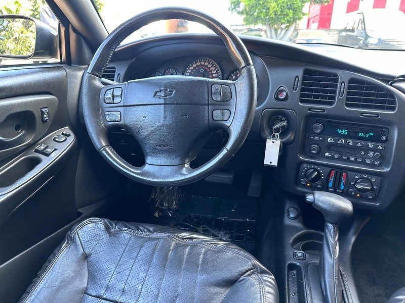 Chevrolet Monte Carlo Vehicle Full-screen Gallery Image 12