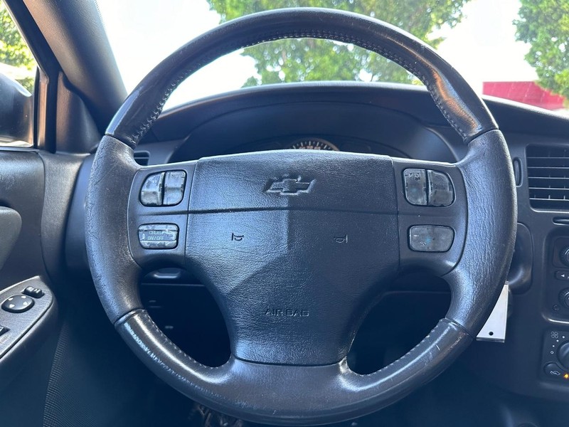 Chevrolet Monte Carlo Vehicle Full-screen Gallery Image 15