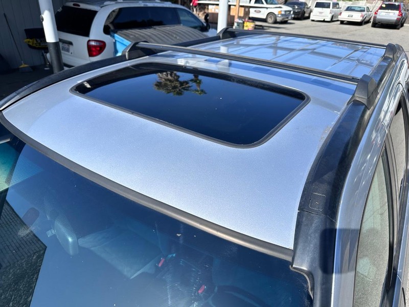 Honda CR-V Vehicle Full-screen Gallery Image 09