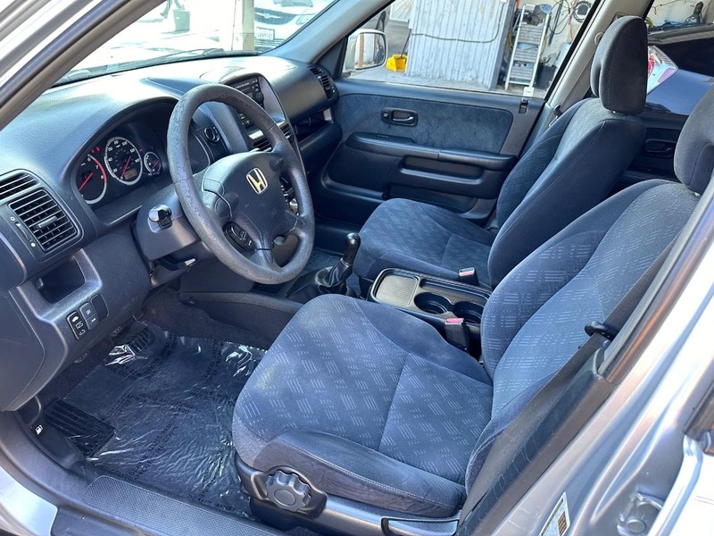 Honda CR-V Vehicle Full-screen Gallery Image 10