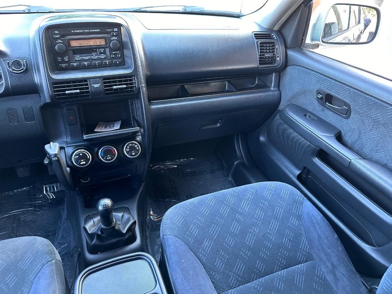 Honda CR-V Vehicle Full-screen Gallery Image 15