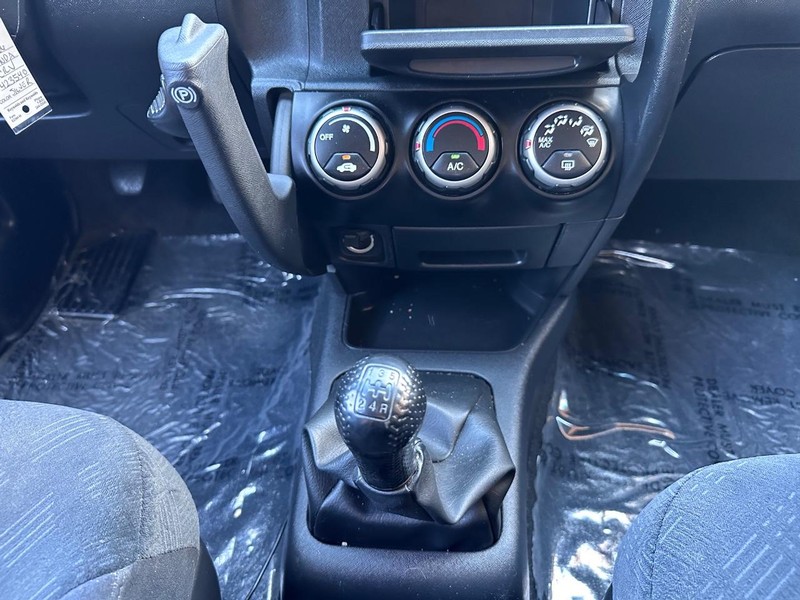 Honda CR-V Vehicle Full-screen Gallery Image 19