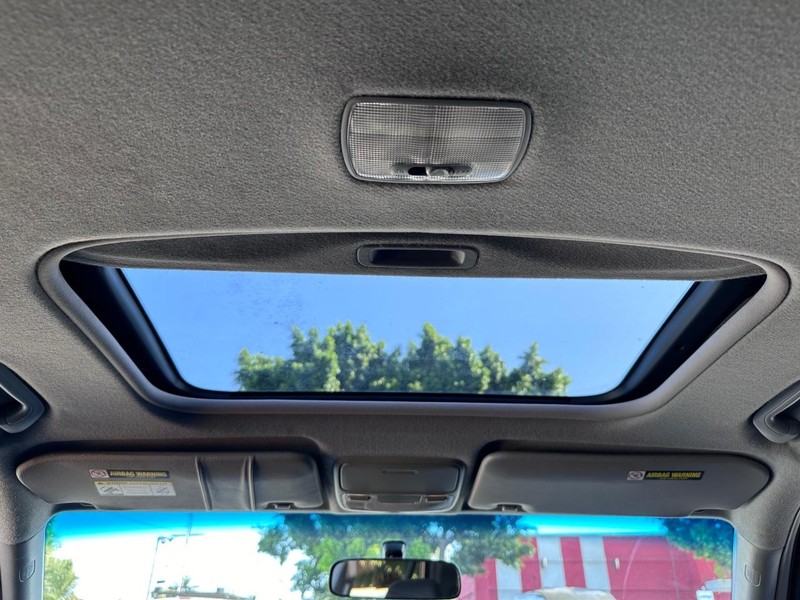 Honda CR-V Vehicle Full-screen Gallery Image 20