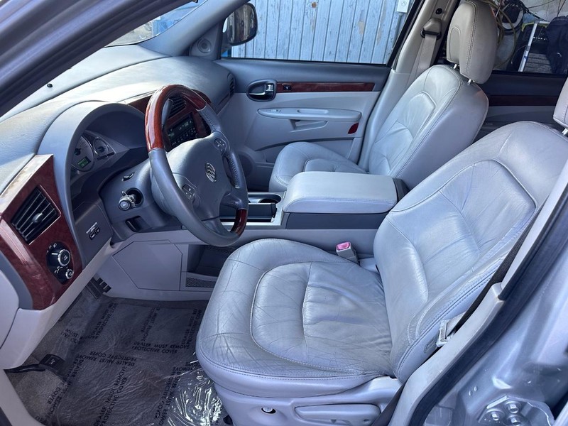 Buick Rendezvous Vehicle Full-screen Gallery Image 10