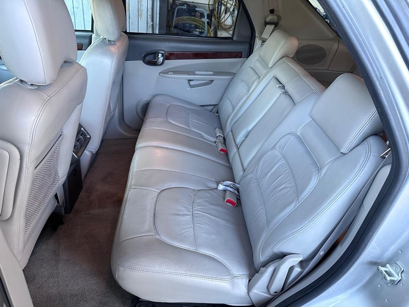 Buick Rendezvous Vehicle Full-screen Gallery Image 11