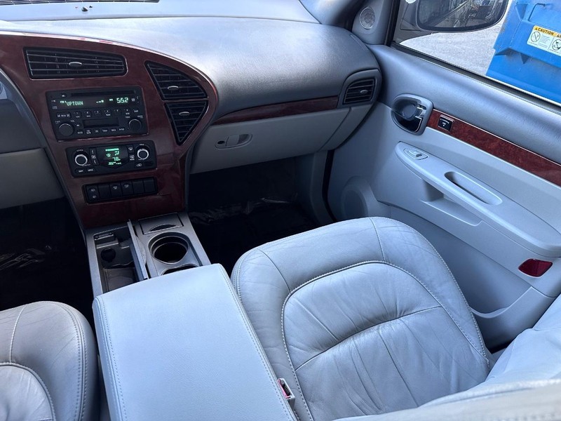 Buick Rendezvous Vehicle Full-screen Gallery Image 17