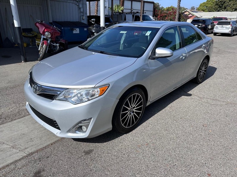 2012 Toyota Camry SE V6 photo