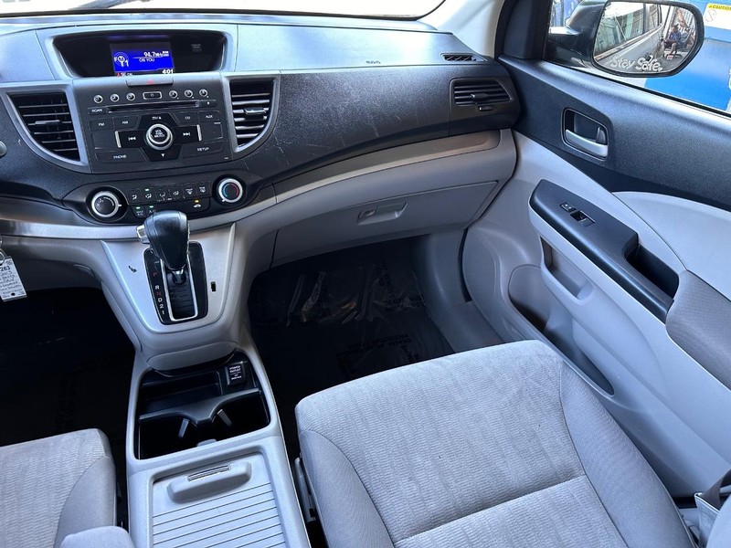 Honda CR-V Vehicle Full-screen Gallery Image 15