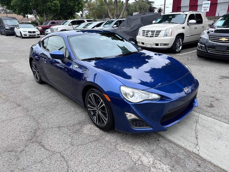 Scion FR-S Vehicle Full-screen Gallery Image 07