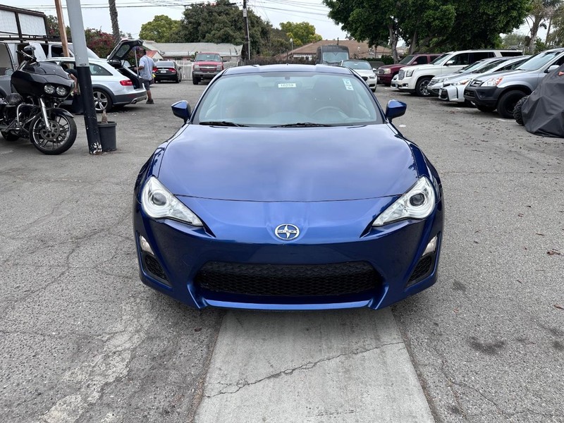 Scion FR-S Vehicle Full-screen Gallery Image 08