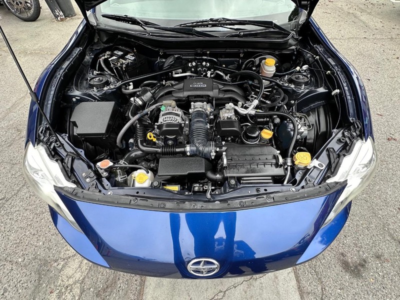 Scion FR-S Vehicle Full-screen Gallery Image 18