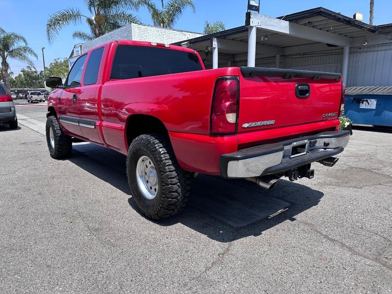 Chevrolet Silverado 1500 Vehicle Full-screen Gallery Image 03