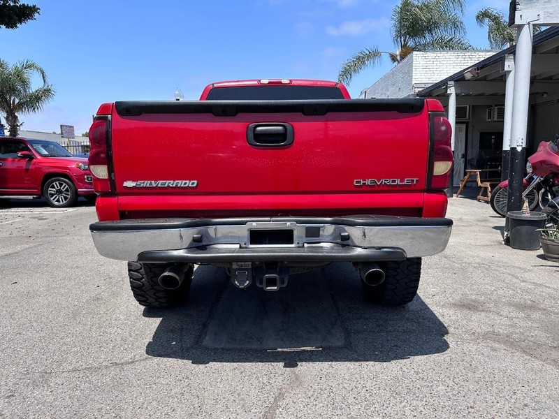 Chevrolet Silverado 1500 Vehicle Full-screen Gallery Image 04