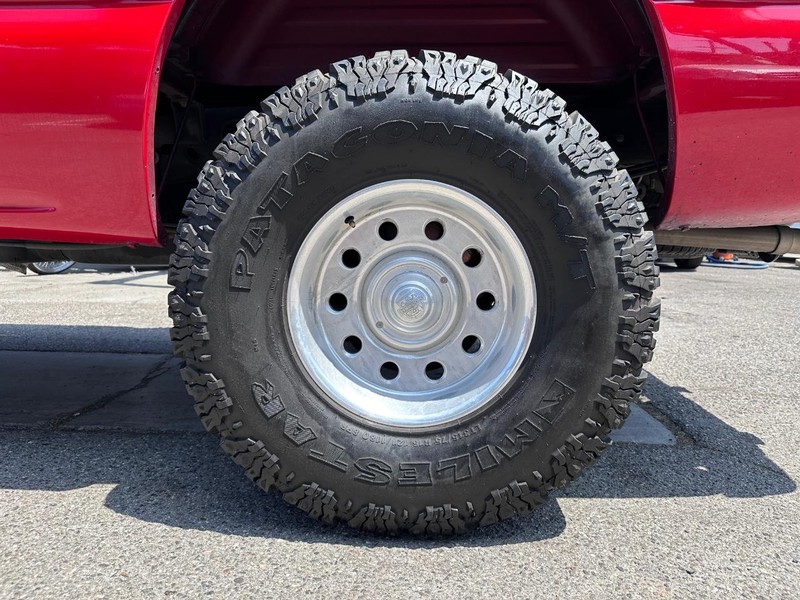 Chevrolet Silverado 1500 Vehicle Full-screen Gallery Image 10