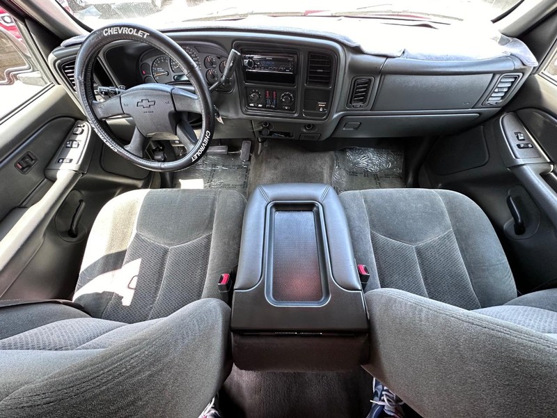 Chevrolet Silverado 1500 Vehicle Full-screen Gallery Image 15