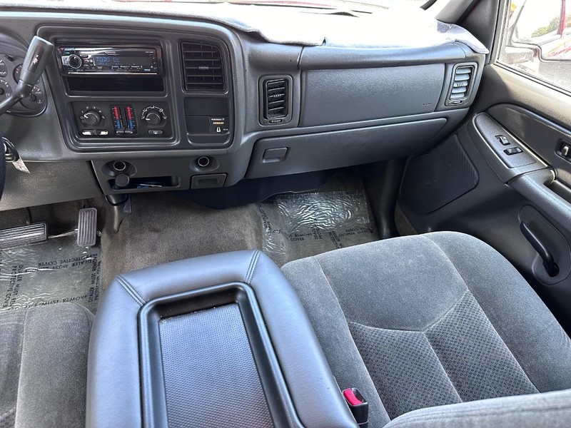 Chevrolet Silverado 1500 Vehicle Full-screen Gallery Image 17