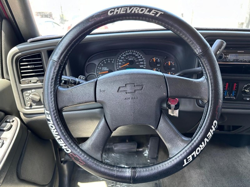 Chevrolet Silverado 1500 Vehicle Full-screen Gallery Image 19