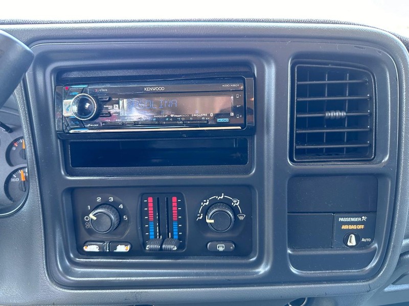 Chevrolet Silverado 1500 Vehicle Full-screen Gallery Image 20