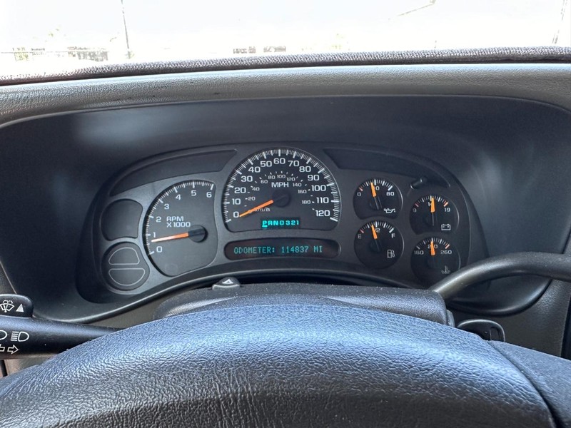 Chevrolet Silverado 1500 Vehicle Full-screen Gallery Image 25