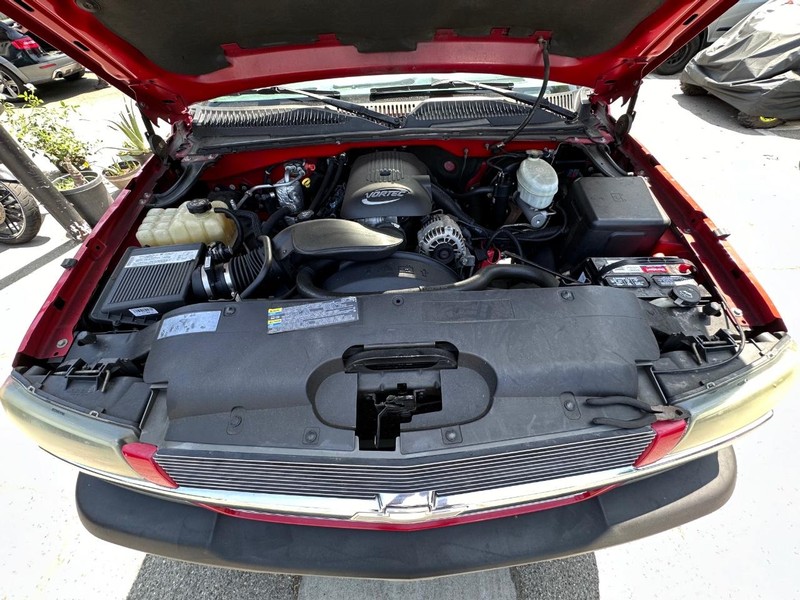 Chevrolet Silverado 1500 Vehicle Full-screen Gallery Image 26