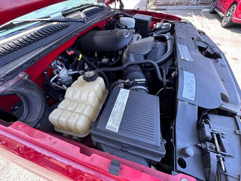 Chevrolet Silverado 1500 Vehicle Full-screen Gallery Image 28