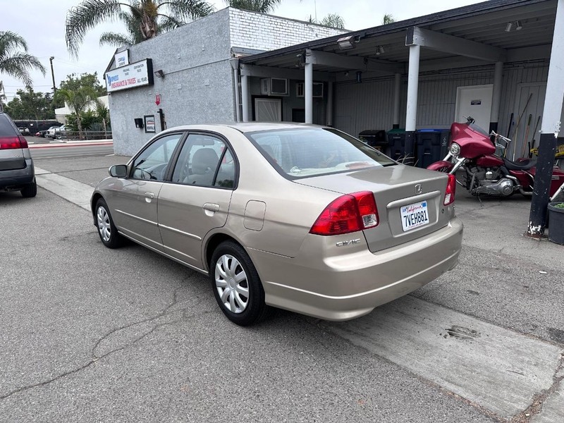 Honda Civic Vehicle Full-screen Gallery Image 03