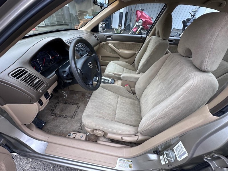 Honda Civic Vehicle Full-screen Gallery Image 09