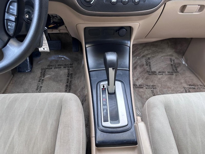 Honda Civic Vehicle Full-screen Gallery Image 17