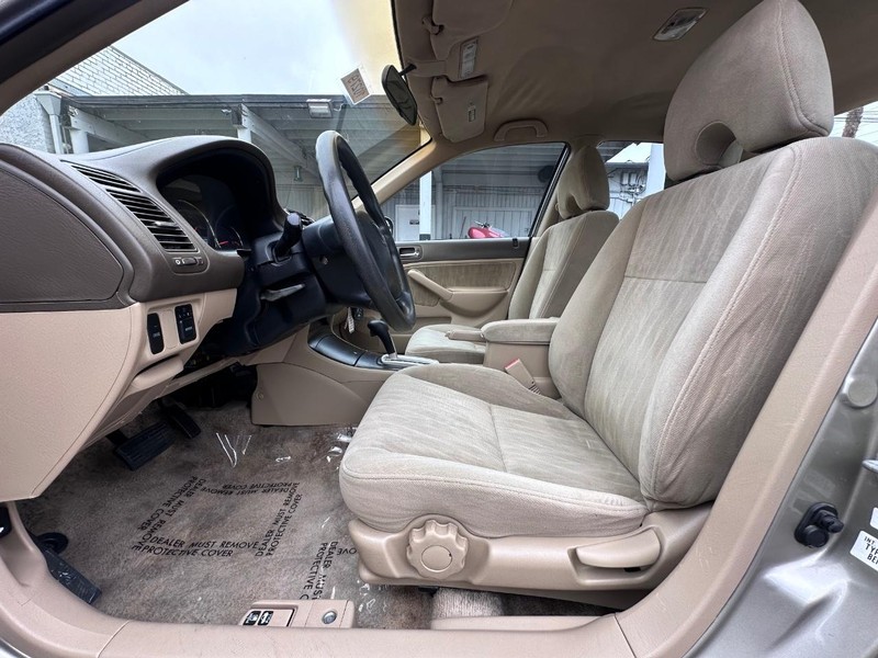 Honda Civic Vehicle Full-screen Gallery Image 19