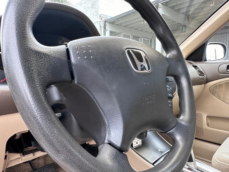 Honda Civic Vehicle Full-screen Gallery Image 21